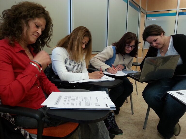 161 mujeres monoparentales participan activamente en el desarrollo de su itinerario de activación personal, social y laboral en lo que es ya la 4ª edición del Proyecto SENDA.