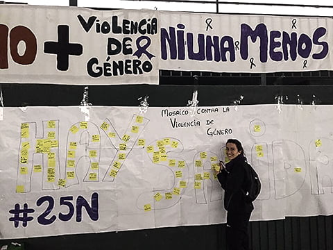 Las asociaciones La Primavera y la Flor del Cerezo marchan contra la violencia de género y colaboran con el Fondo de Becas Soledad Cazorla