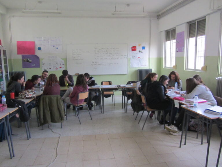 Comienzan las actividades de formación en el I.E.S. Al-Qázeres (Cáceres) sobre perspectiva de género y feminización de la pobreza.