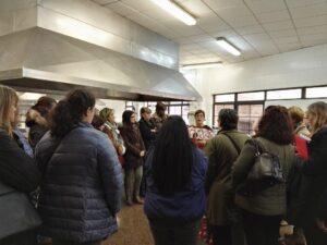 La Escuela de Hostelería y Turismo de Gijón recibe al proyecto Tejiendo Oportunidades