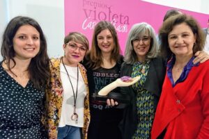 La Fundación Mujeres recibe el Premio Violeta-Carme Chacón, por su compromiso con la Comunidad