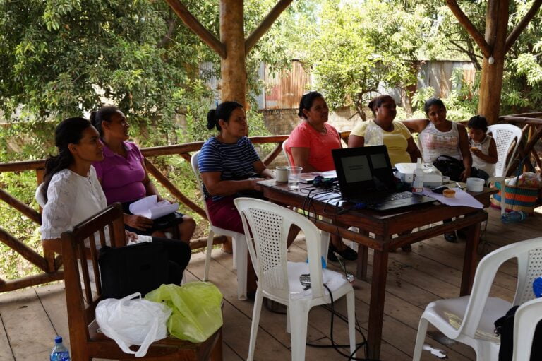 Mujeres de El Viejo participan en un proceso formativo de incidencia política y ciudadanía.