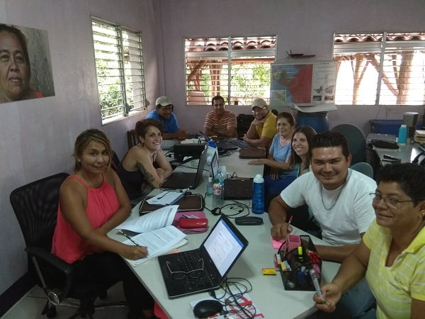 Presentación del plan de trabajo de las jóvenes cooperantes al equipo institucional de APADEIM