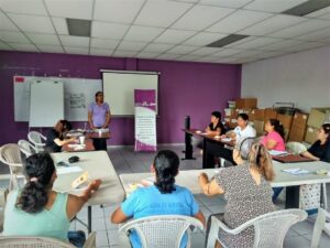 Las Jóvenes Cooperantes de Fundación Mujeres en El Salvador participan en las sesiones de constitución del Comité Municipal de Mujeres Defensoras de los Derechos Humanos en el municipio de Mejicanos