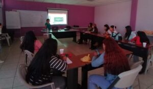 Acciones de empoderamiento para mujeres jóvenes, en El Salvador